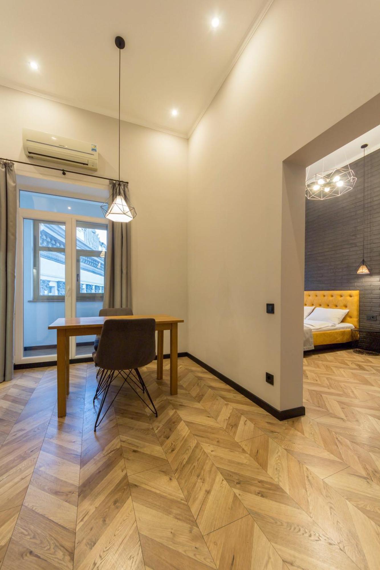 Central Apartments Kiev Exteriör bild